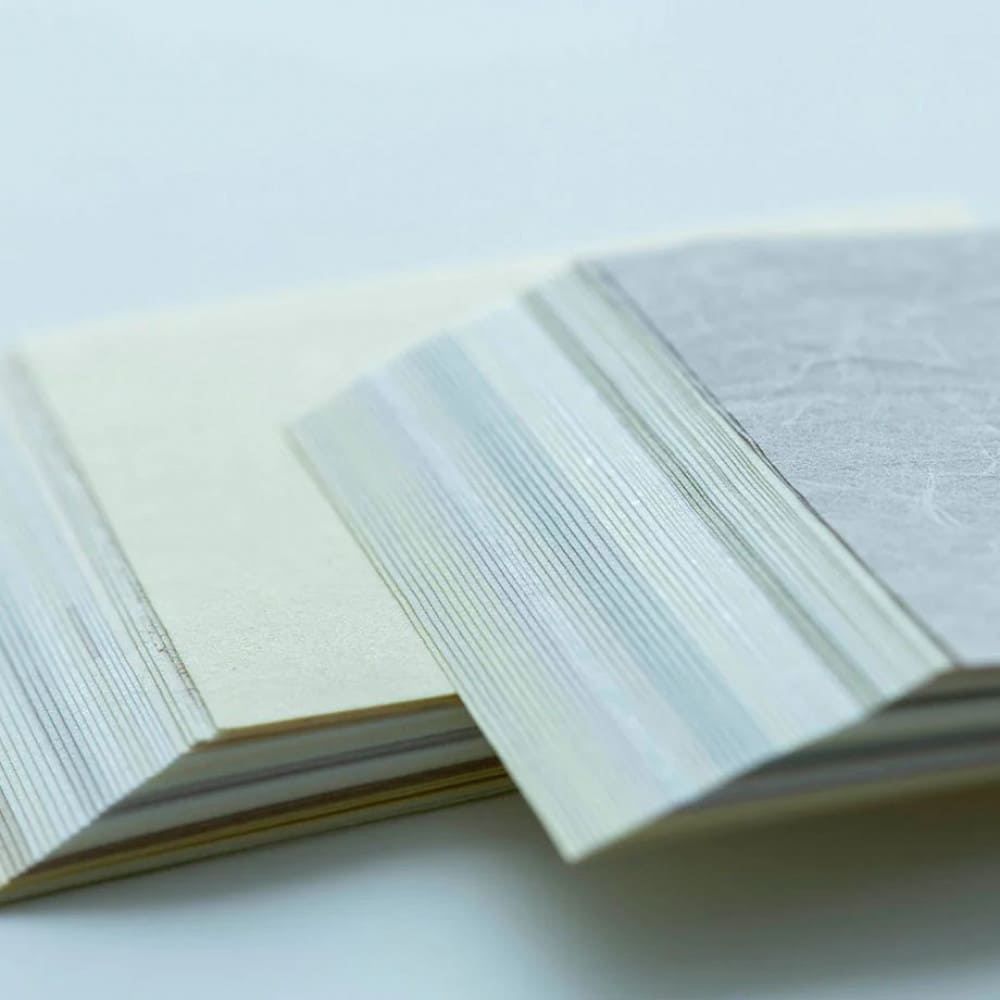 Bloco de Papel Japonês Tons de Branco Awagami 150 Folhas 8,5X8,5cm Mini