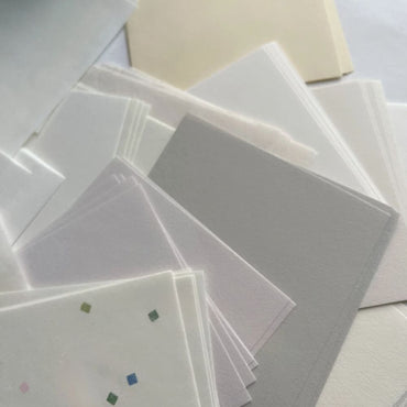 Bloco de Papel Japonês Tons de Branco Awagami 150 Folhas 8,5X8,5cm Mini