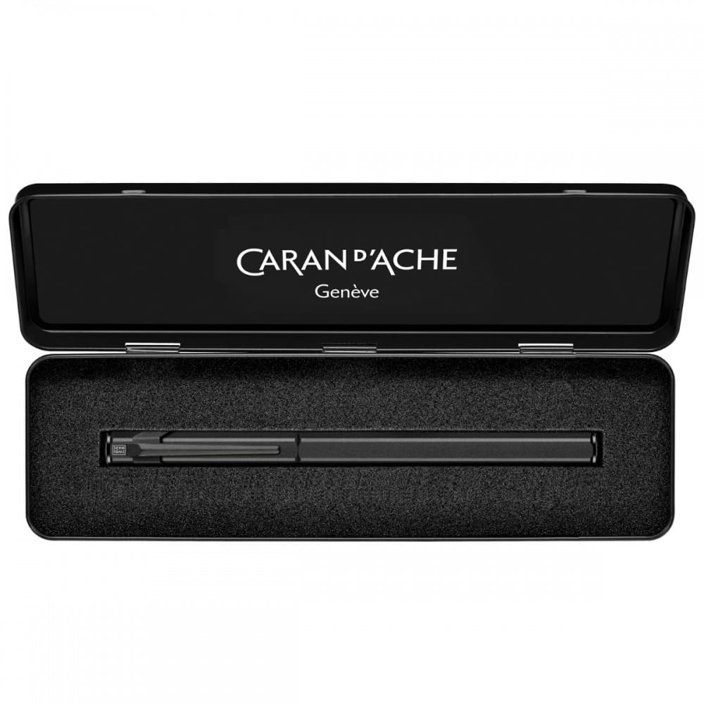 Caneta Tinteiro Caran d’Ache Black Code Pena F