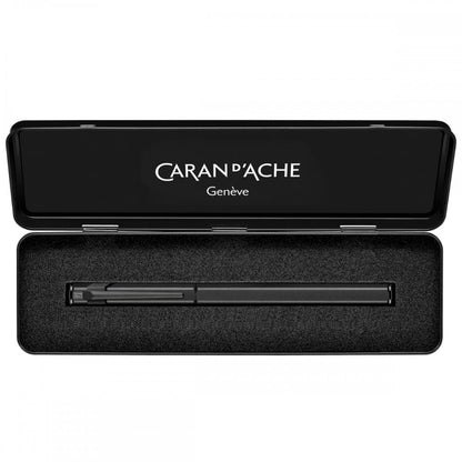 Caneta Tinteiro Caran d’Ache Black Code Pena F