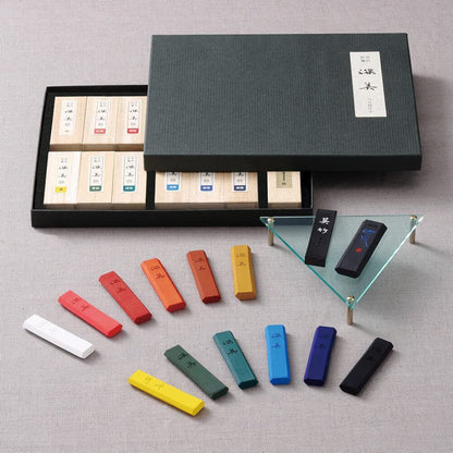 Estojo de Pintura Sumiê Kuretake Saiboku Shimbi 14 Cores